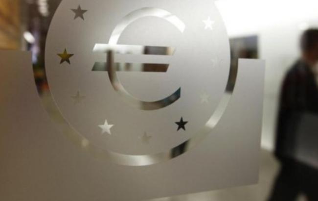 Євро впав до 11-річного мінімуму на новинах про кількісне пом'якшення