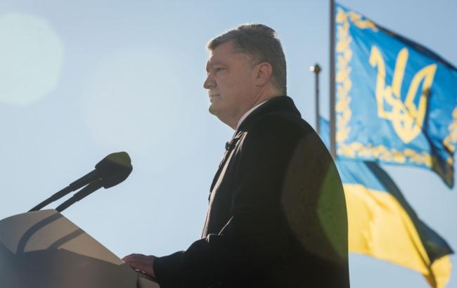 "Мы не ведем захватнических войн": Порошенко рассказал об армии в День защитника Украины