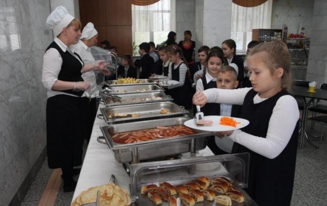 С 1 сентября в киевских школах появится "шведский стол"