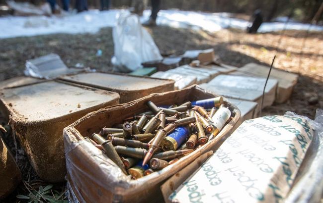 Полиция поймала 60-летнего жителя Луганской области на торговле оружием