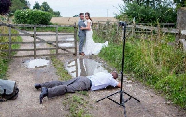 Британець показав сувору романтику трудових буднів весільного фотографа