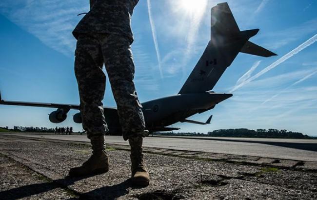 Из Канады вылетел самолет с военной помощью для Украины