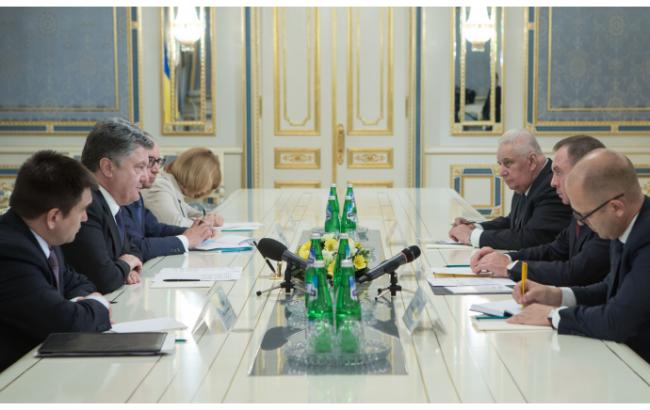 Порошенко обговорив з главою МЗС Білорусі питання врегулювання конфлікту на Донбасі