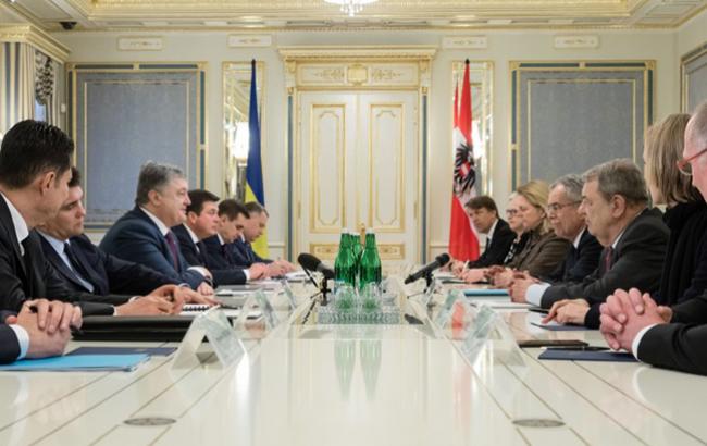 Австрия готова поддержать Украину в развертывании миротворческой миссии на Донбассе