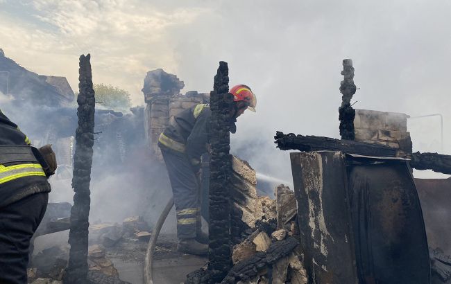 Прокуратура назвала основні версії виникнення пожеж у Луганській області