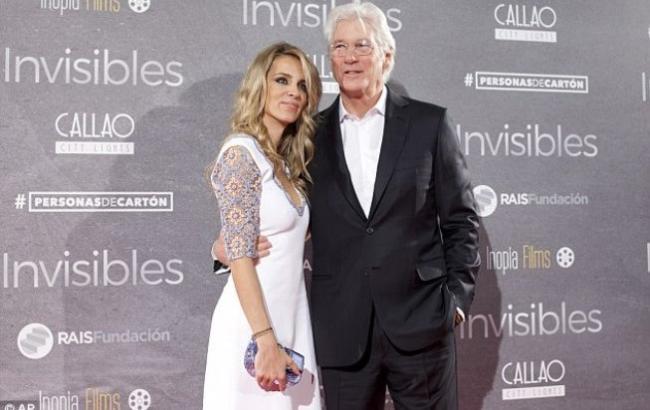 Ричард Гир впервые показал свою девушку