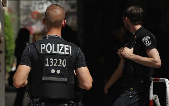 У Німеччині відсторонили двох поліцейських через нацистське вітання