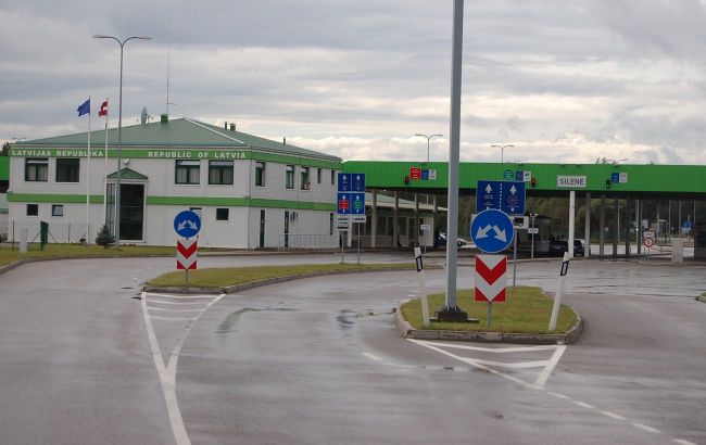 Естонія відправляє патрульних до Литви для посилення контролю на кордоні з Білоруссю