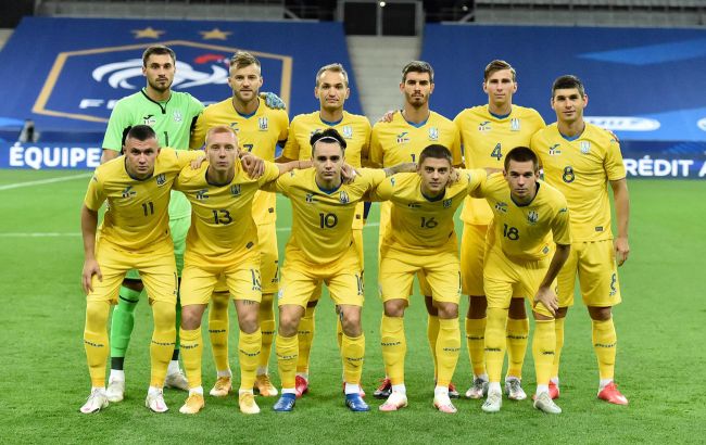Сборная Украины намерена играть на Евро в форме с лозунгом "Героям слава"