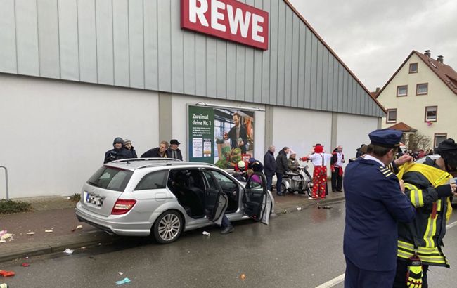 У Німеччині скасували всі карнавали після наїзду автомобіля