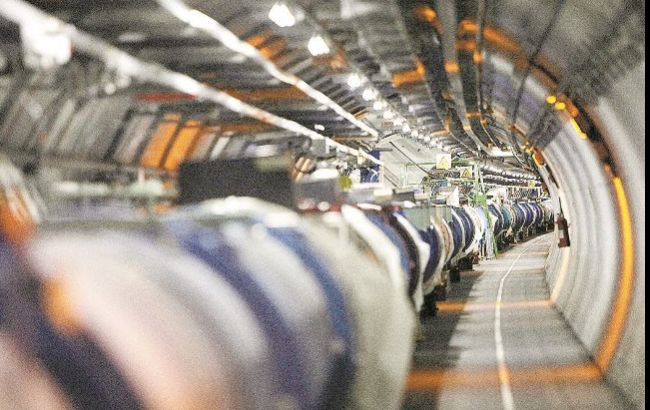 Адронный коллайдер запустили с рекордной энергией