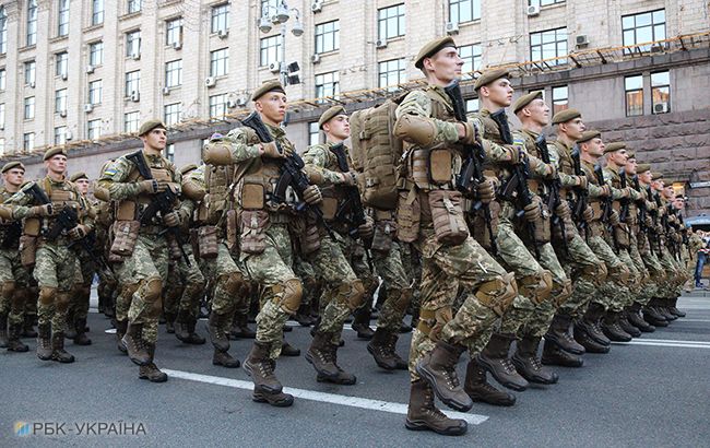 Чому Кабмін поспішає підвищити пенсії військовим