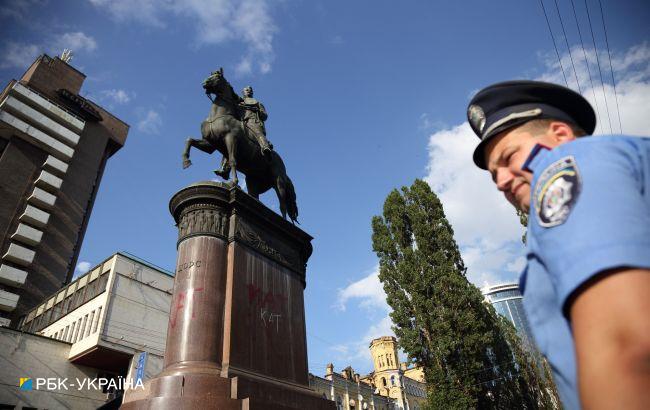 В Києві планують демонтувати пам'ятники Щорсу та Ватутіну