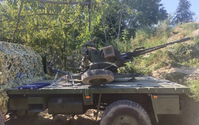 Волонтер показав, як вантажівка перетворилася з "тилового віслючка" на бойову одиницю