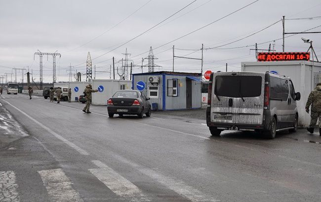 Пункти пропуску на Донбасі переходять на літній графік