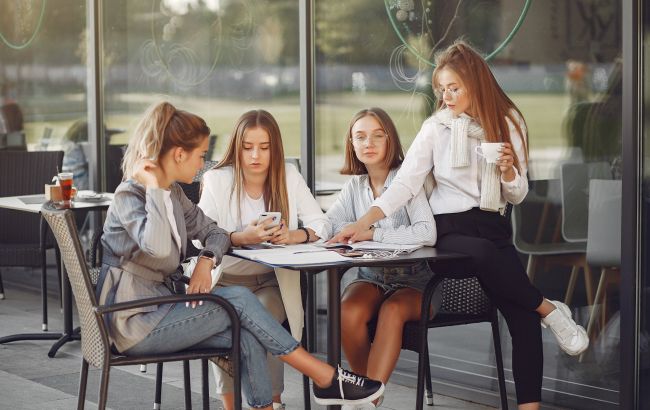 11 причин, почему лучшие женщины остаются с возрастом почти без друзей