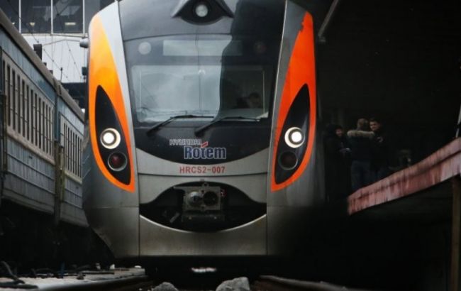На травневі свята УЗ запустила додатковий поїзд у Перемишль
