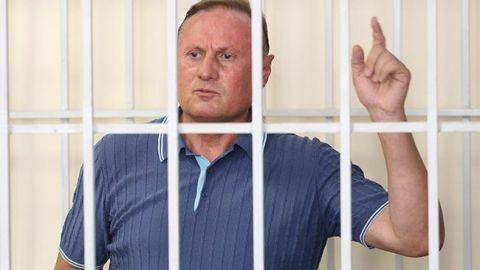 Суд продлил арест Ефремова до 22 июня