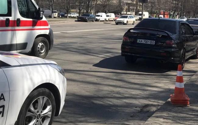У Києві водій авто тікав від патрульних і вдарив поліцейського
