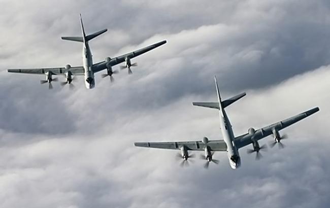 У РФ назвали "плановим" політ російських винищувачів над Аляскою