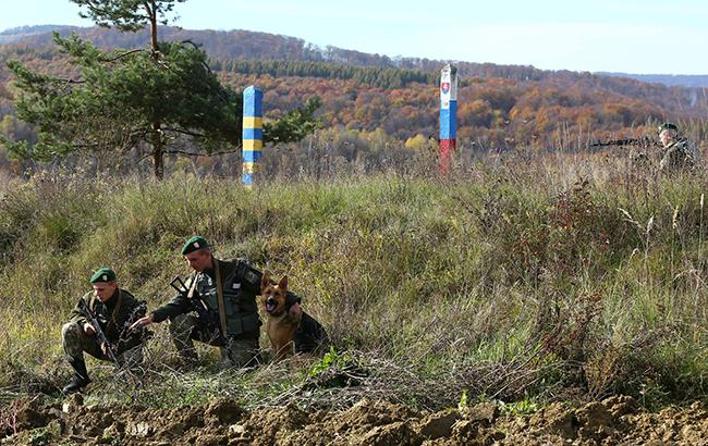 Все заради кохання: американець на велосипеді намагався незаконно перетнути український кордон