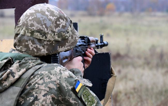 Бойовики на Донбасі застосували заборонене озброєння, поранені двоє військових