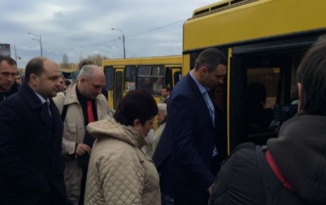 Кличко проинспектировал новый автобусный маршрут из Троещины в центр