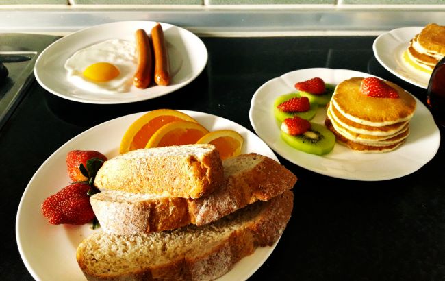 Белки или углеводы? Вот с чего лучше всего начинать свой день