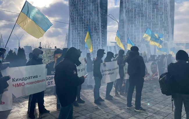 Українські моряки провели акцію протесту під МІУ: що відомо