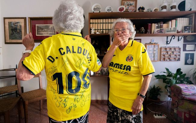 Две бабушки открыли матч Примеры: красивая история юбилея из чемпионата Испании