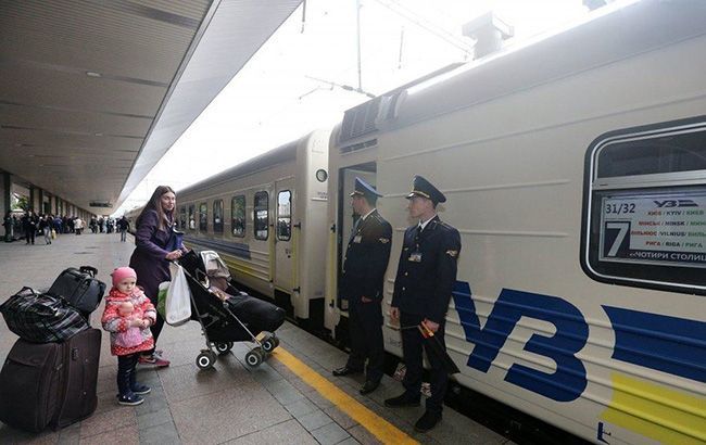 Мотыляет и колбасит: Укрзализныця влипла в новый скандал