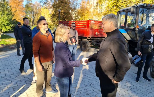 Порошенко закликав США збільшити постачання зброї та підтримати членство України в НАТО