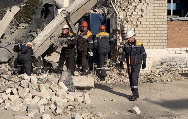 Енергетики продовжують розбирати завали та ліквідовувати наслідки ракетних ударів по ТЕС, - ДТЕК