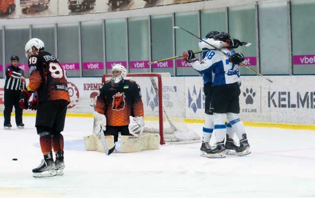 Хоккейный "Днепр" нанес первое поражение "Кременчугу", "Сокол" триумфовал в дерби Киева