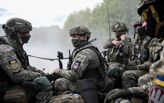 Українські військові потрапили під обстріл поблизу Оріхового, є поранені