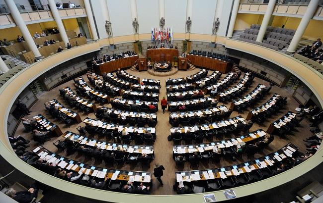 ЕК не рекомендует штрафовать Испанию и Португалию за дефицит бюджета