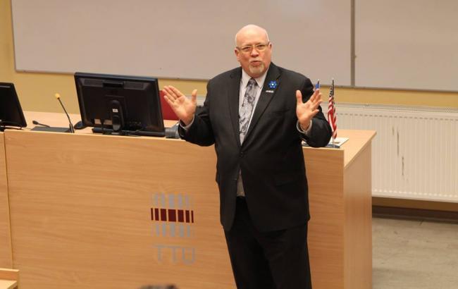 Посол США в Эстонии подал в отставку из-за заявлений Трампа