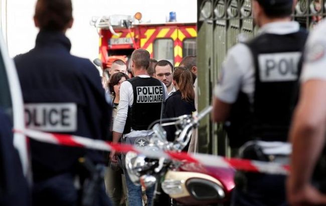 Во Франции неизвестные в масках устроили стрельбу, есть пострадавшие