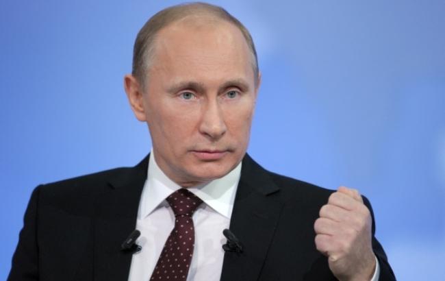 В РФ за фотографию Путина на фоне свастики был арестован активист