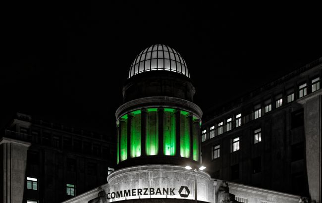 Немецкий банк Commerzbank прекращает бизнес и разрывает все сделки в России