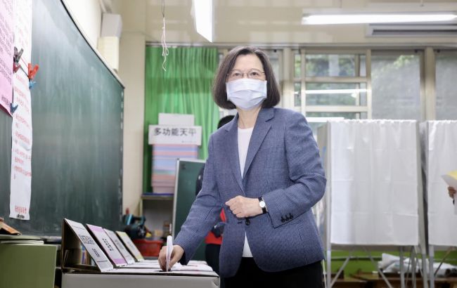 Президент Тайваня ушла в отставку с поста лидера партии: что случилось