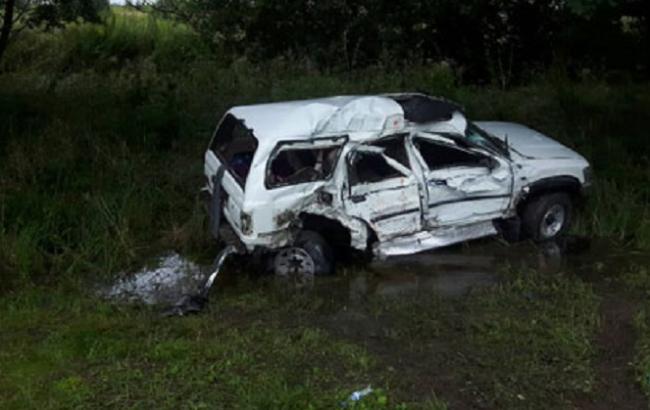 Возле Львова столкнулись грузовик и авто, есть погибшая и пострадавшие