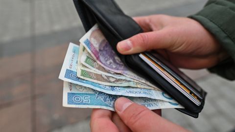 Злотый резко подешевел к гривне