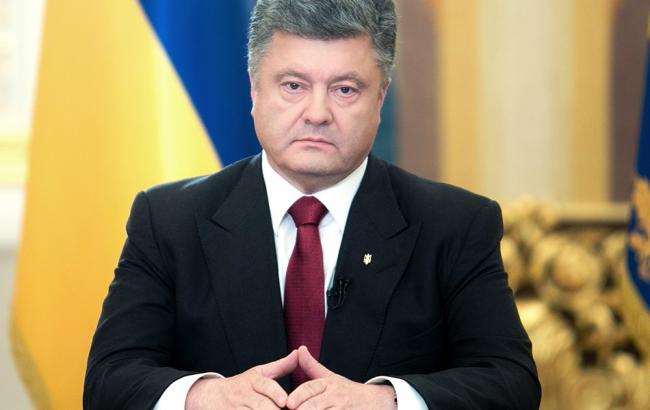 Порошенко отметил наградами раненых и погибших на Донбассе военных