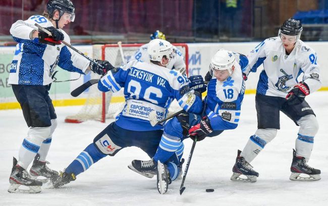 "Дніпро" здолав "Сокіл" у центральному матчі дня та повернув лідерство в чемпіонаті