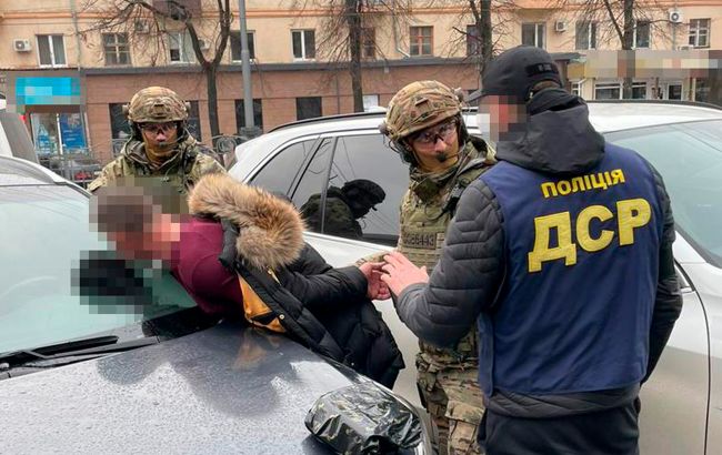 Сотні тисяч за "спокійне" ведення бізнесу: у Харкові затримали "кримінального авторитета"