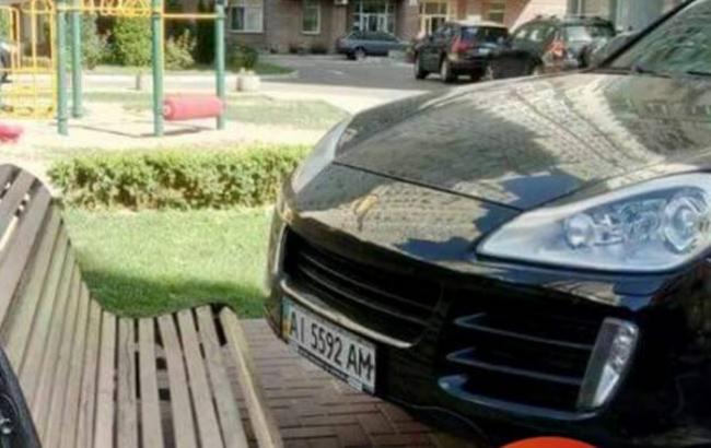 "У нього в колгоспі це норма": у Києві виявили чергового "автохама"