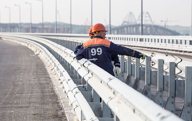 Одні проблеми: кримчани знову потерпають від Керченського мосту