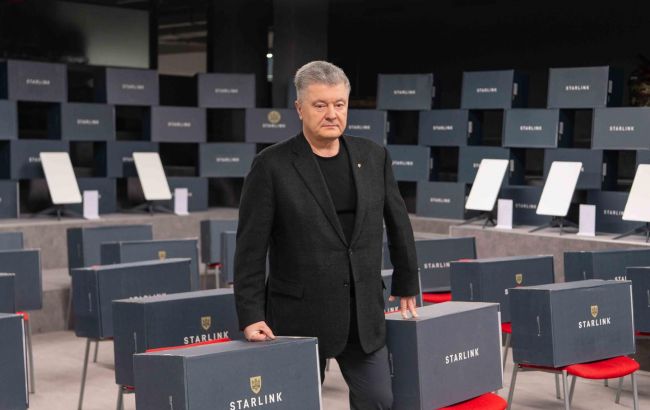 Порошенко с волонтерами купил для ВСУ 80 терминалов Starlink