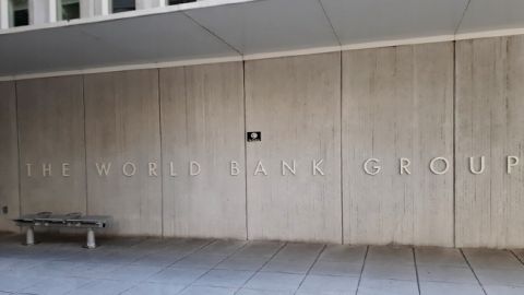 Світовий банк прогнозує зниження рівня держборгу України